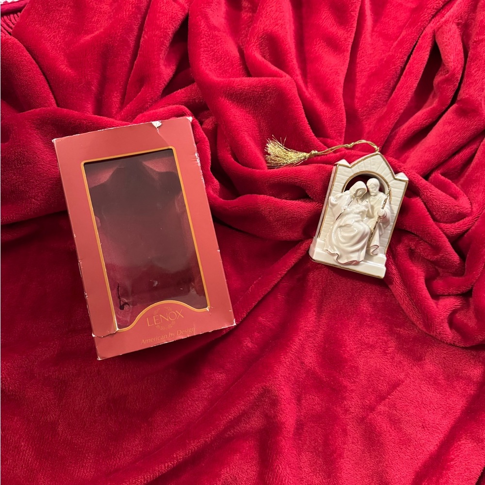 Lenox Handcrafted Cream and Gold Ornament- Mary & Joseph